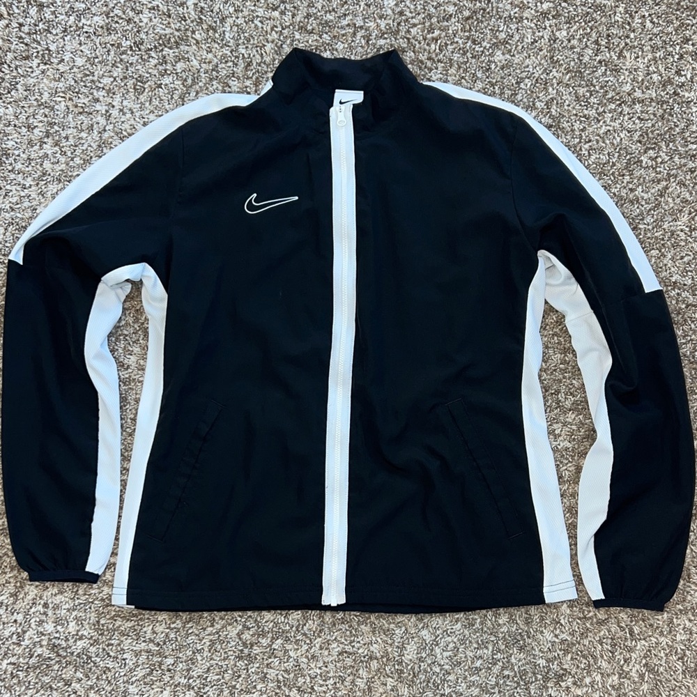 Nike Sporty Classy Black and White Women's Windbreaker Jacket
